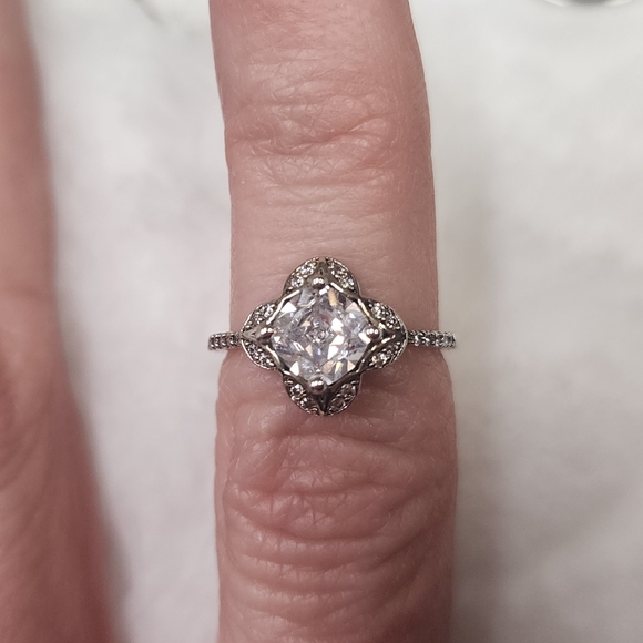 Charmed Aroma set of 8 silver rings, size 5-7 - Picture 9 of 9